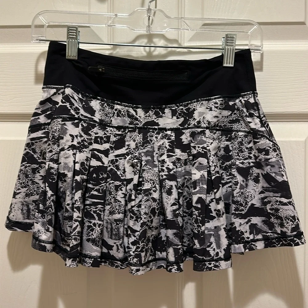 Lululemon Athletica Monochrome Skater Skirt